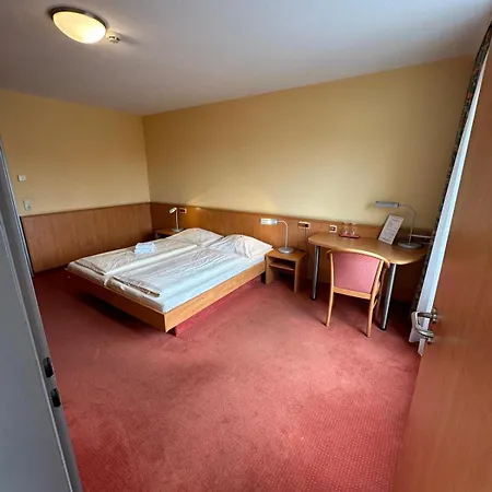 Hotell - Neue Post *