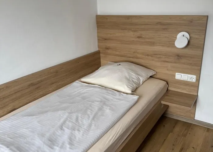 - Neue Post Hotell